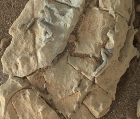 Des traces biologiques ? Non, probablement minéralogiques